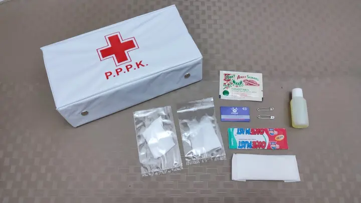Kotak P3K/First aid universal