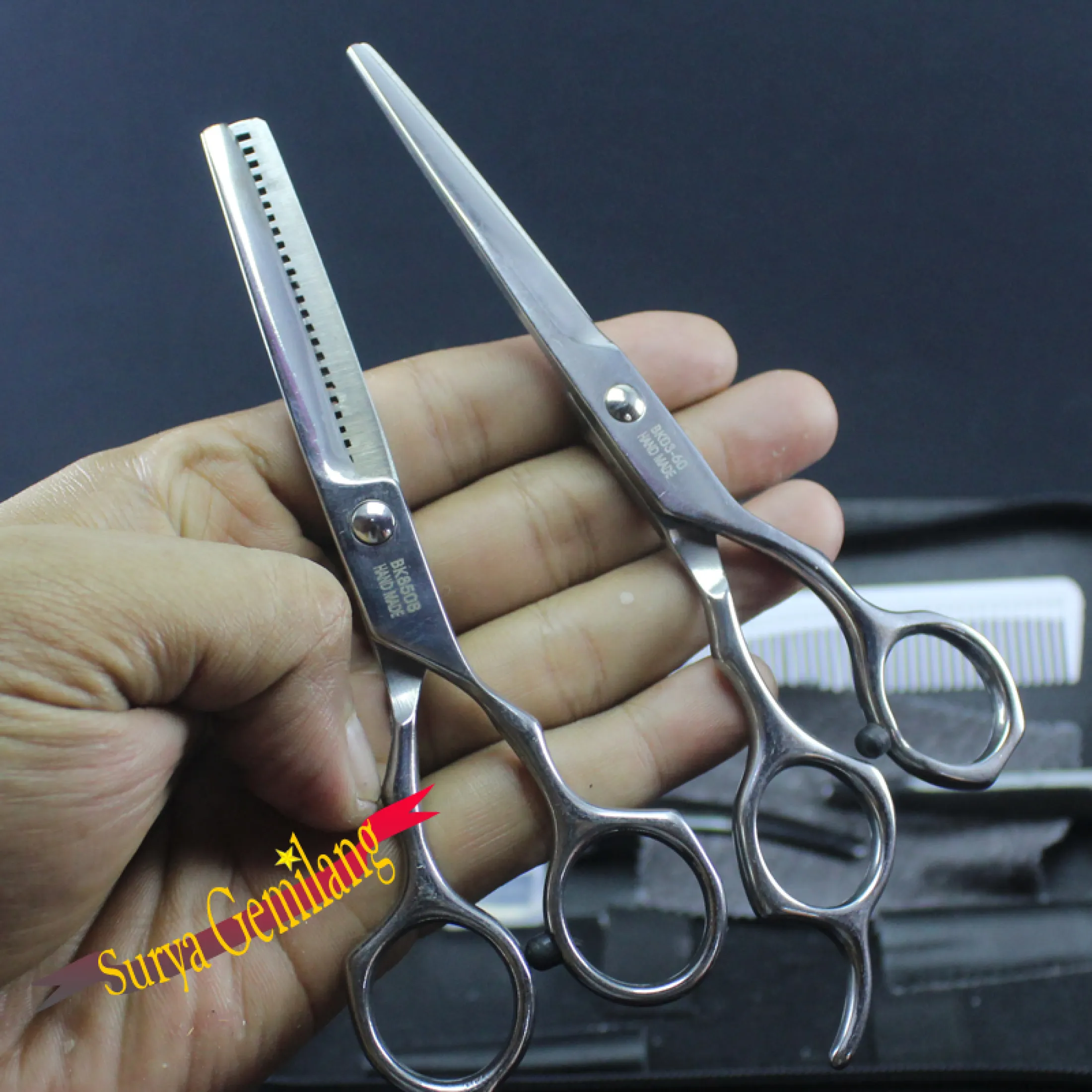 Paket Gunting Stell Set Plus Dompet Bag Gunting Rambut Salon Set Pangkas Rambut Barbershop Sasa Sisir Potong Comb Jepit Dan Dompet Lazada Indonesia